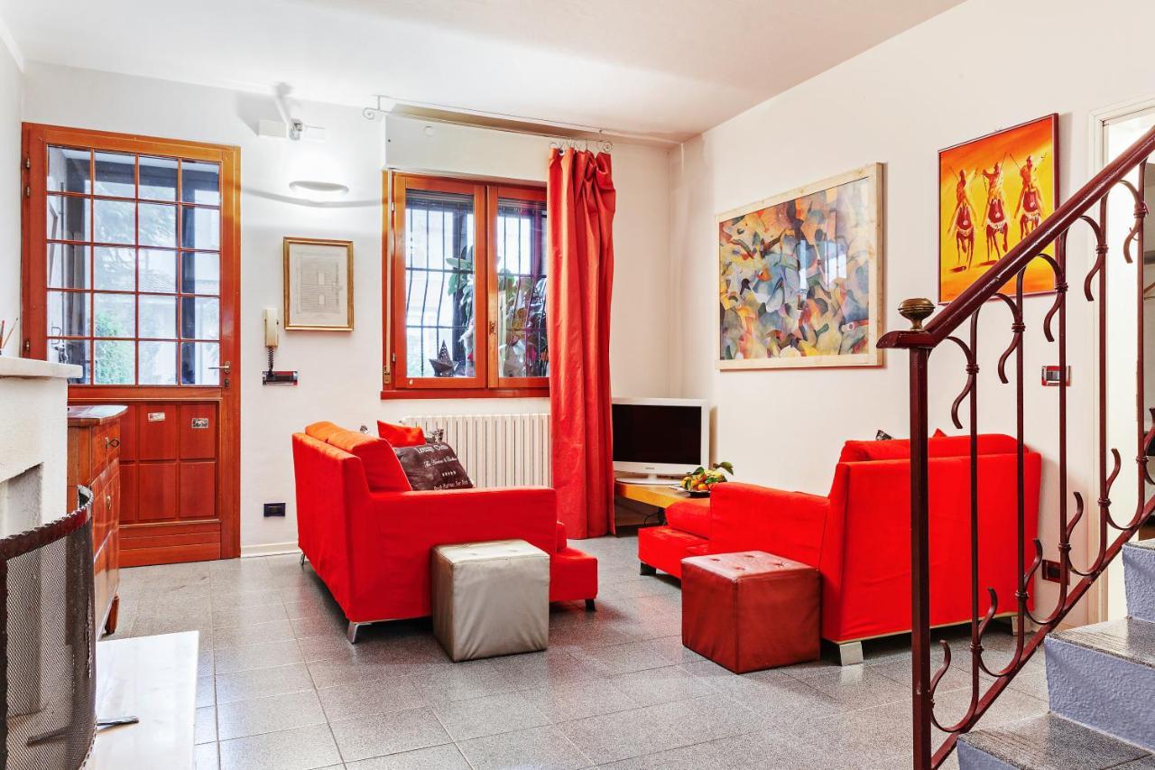 Villa A For *